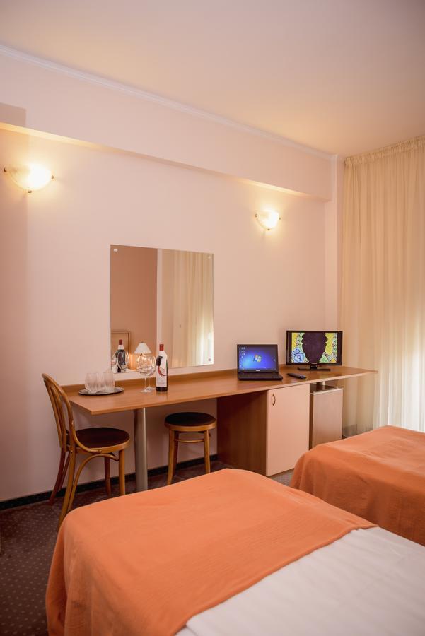 Hotel Reghina Timişoara Exterior foto